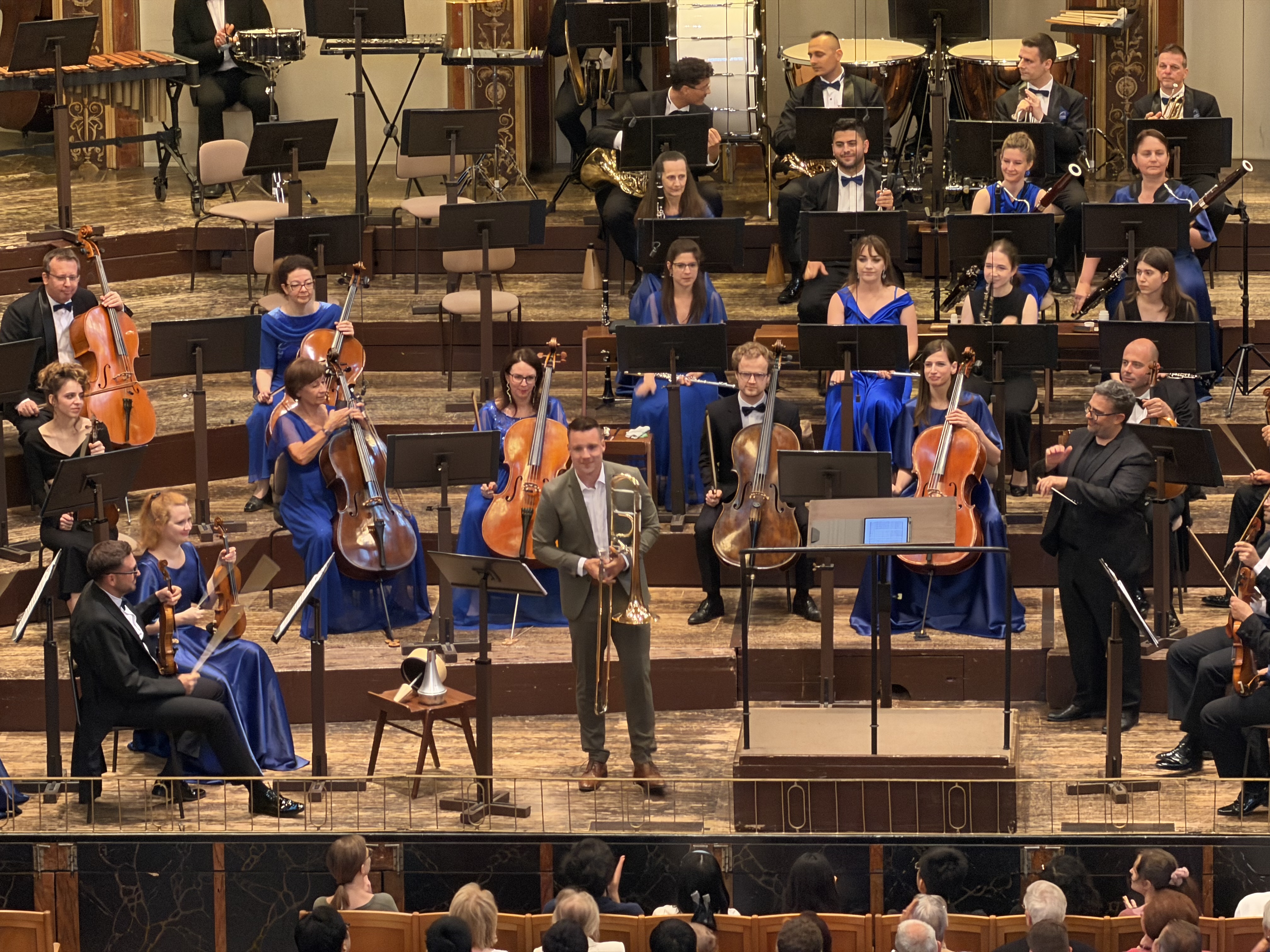 Martin Felsberger taking a bow with the conductor